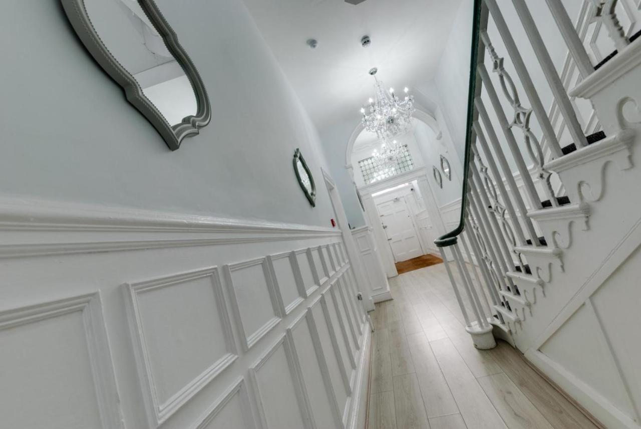 Rst Rodney Street Hotel *